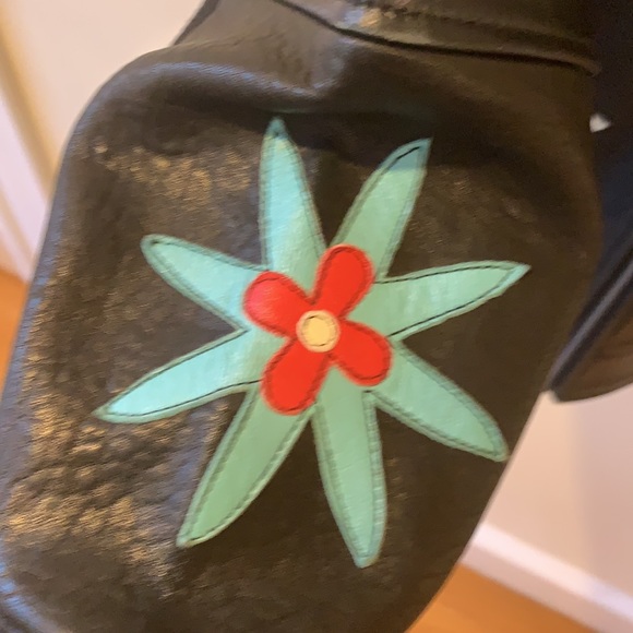 Leather Jacket /Sweater  unique vintage black with flower  appliqués  size Xl - Picture 4 of 5